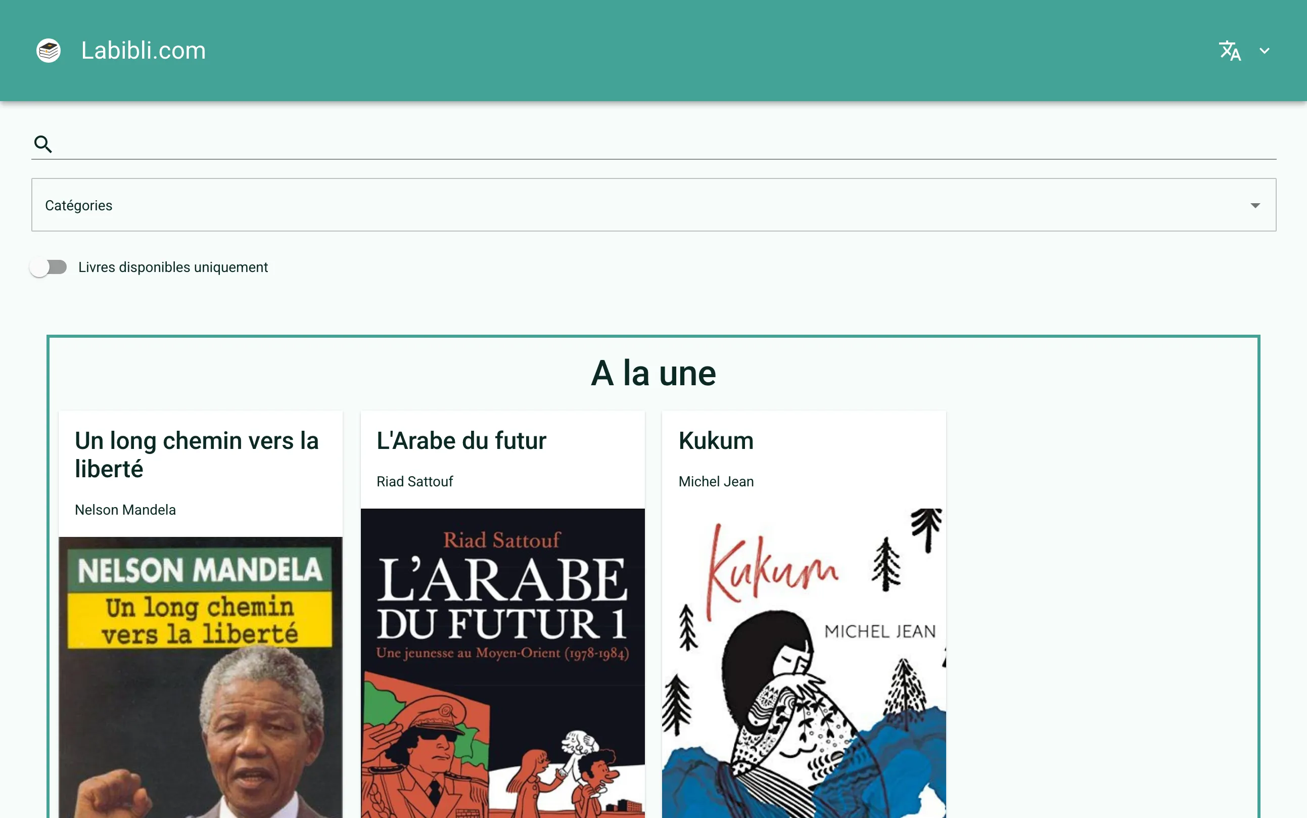 Le haut d’une vitrine : une barre de recherche, un filtre par catégorie, un commutateur « Livres disponibles uniquement », puis la section « À la une » avec trois livres mis en avant.